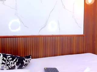 mia-thompson-1 webcam