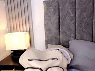 mia-thompson-1 webcam