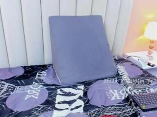 mia-thompson-1 webcam