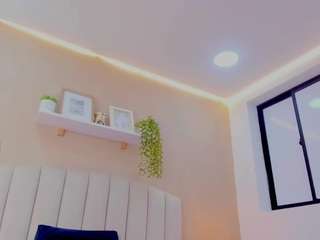 mia-thompson-1 Sex Cam Show