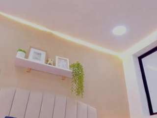 mia-thompson-1 live webcam show