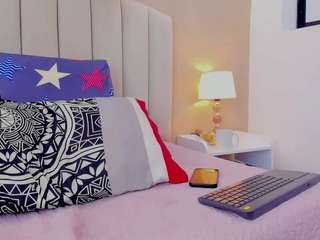 Mia-Thompson-1 live webcam show