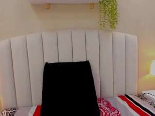 Mia-Thompson-1 live cam preview