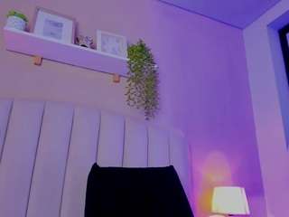 Mia-Thompson-1 live cam preview