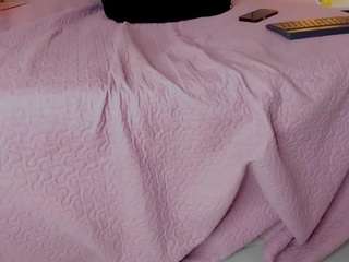 Mia-Thompson-1 live cam preview