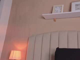 Mia-Thompson-1 live cam preview