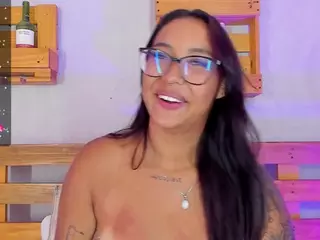 aly-texas's Live Sex Cam Show