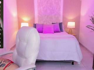 antonella-grayy Live Webcam on CamSoda