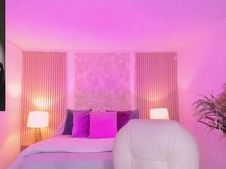 antonella-grayy webcam model