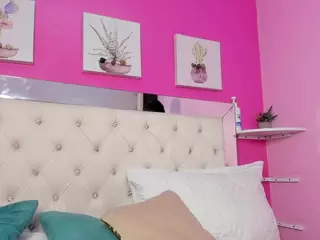 EmilyBelton's Live Sex Cam Show