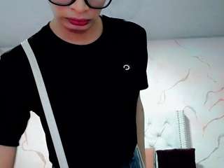 maria-camilaa's CamSoda show and profile