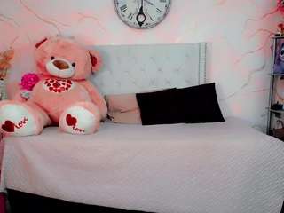 maria-camilaa's CamSoda show and profile