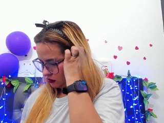 hazel-34 Live Webcam on CamSoda