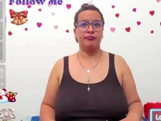 hazel-34 Live Webcam on CamSoda