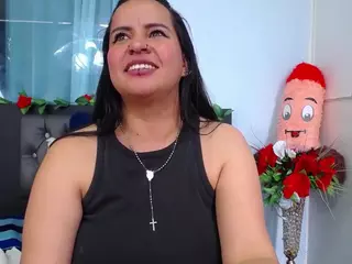 hazel-34's Live Sex Cam Show