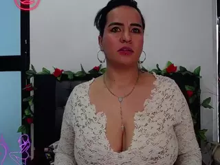 hazel-34's Live Sex Cam Show