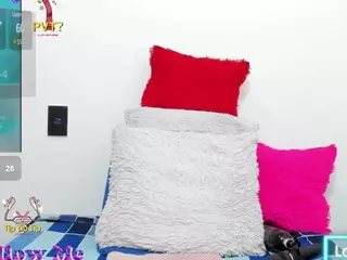 hazel-34's Live Sex Cam Show