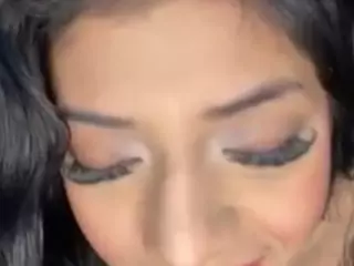 AlmaRuiiz's Live Sex Cam Show