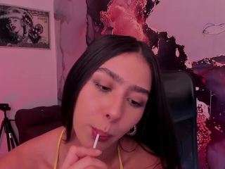 scarlett-sanders Live Webcam on CamSoda