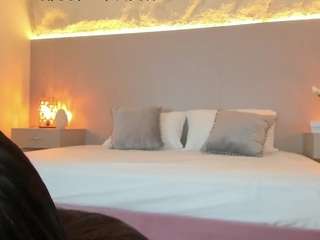 emma-kitty Live Webcam on CamSoda