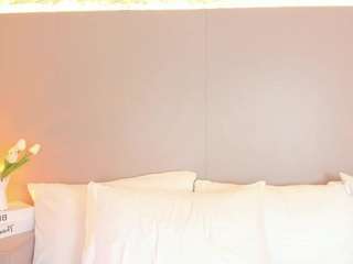 le modèle emma-kitty est en webcam porno dans un show sur le site camsoda, il possède les tags suivants: ahegao,facial,young adult,tattoos,spanking,shaved,ride torso,orgasm,oil,no smoking,no drinking,joi,anal toys,feet,handjob,domination,black hair,ass,ass bouncing,ass clapping