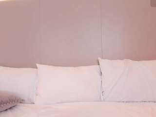 Emma live webcam show