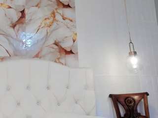 lina-divaa1's CamSoda show and profile