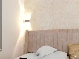 Mia's Live Sex Cam Show