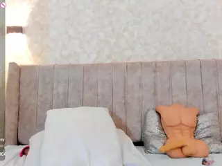 Mia's Live Sex Cam Show