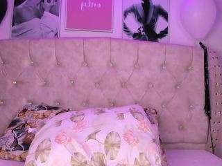naomikross's CamSoda show and profile