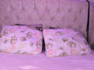 naomikross webcam