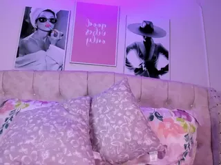 NaomiKross's Live Sex Cam Show