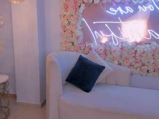 victoria-18 Live Webcam on CamSoda