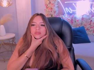 victoria-18 Live Webcam on CamSoda