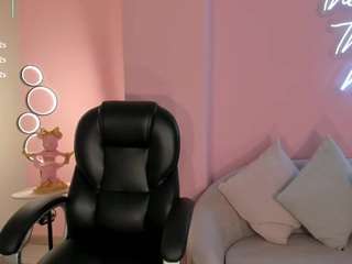 victoria-18 from CamSoda is Freechat