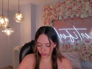 victoria-18 Live Webcam on CamSoda