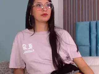 AliceeThorn's Live Sex Cam Show