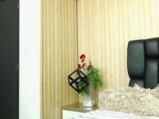 daina-boss Live Webcam on CamSoda