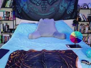 savethebea Live Webcam on CamSoda