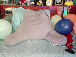 SaveTheBea live webcam show