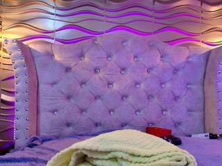 andrea-jones11 Live Webcam on {site_name}