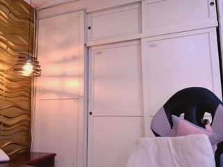 andrea-jones11 live cam profile