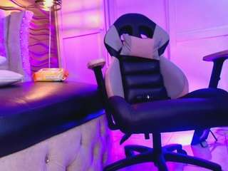 andrea-jones11's CamSoda show and profile