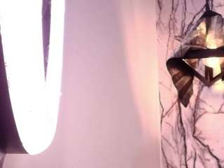 Dieses Model ist jetzt live. andrea-jones11