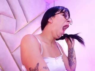 andrea-jones11 live webcam show