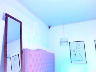 yiovanna19 Live Webcam on {site_name}