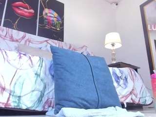 yiovanna19 webcam