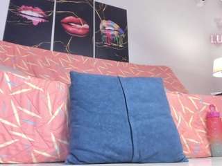 yiovanna19's CamSoda show and profile