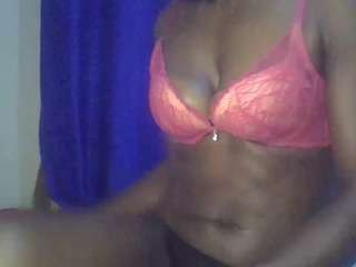 busty-bee webcam