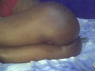 busty-bee from CamSoda is Freechat